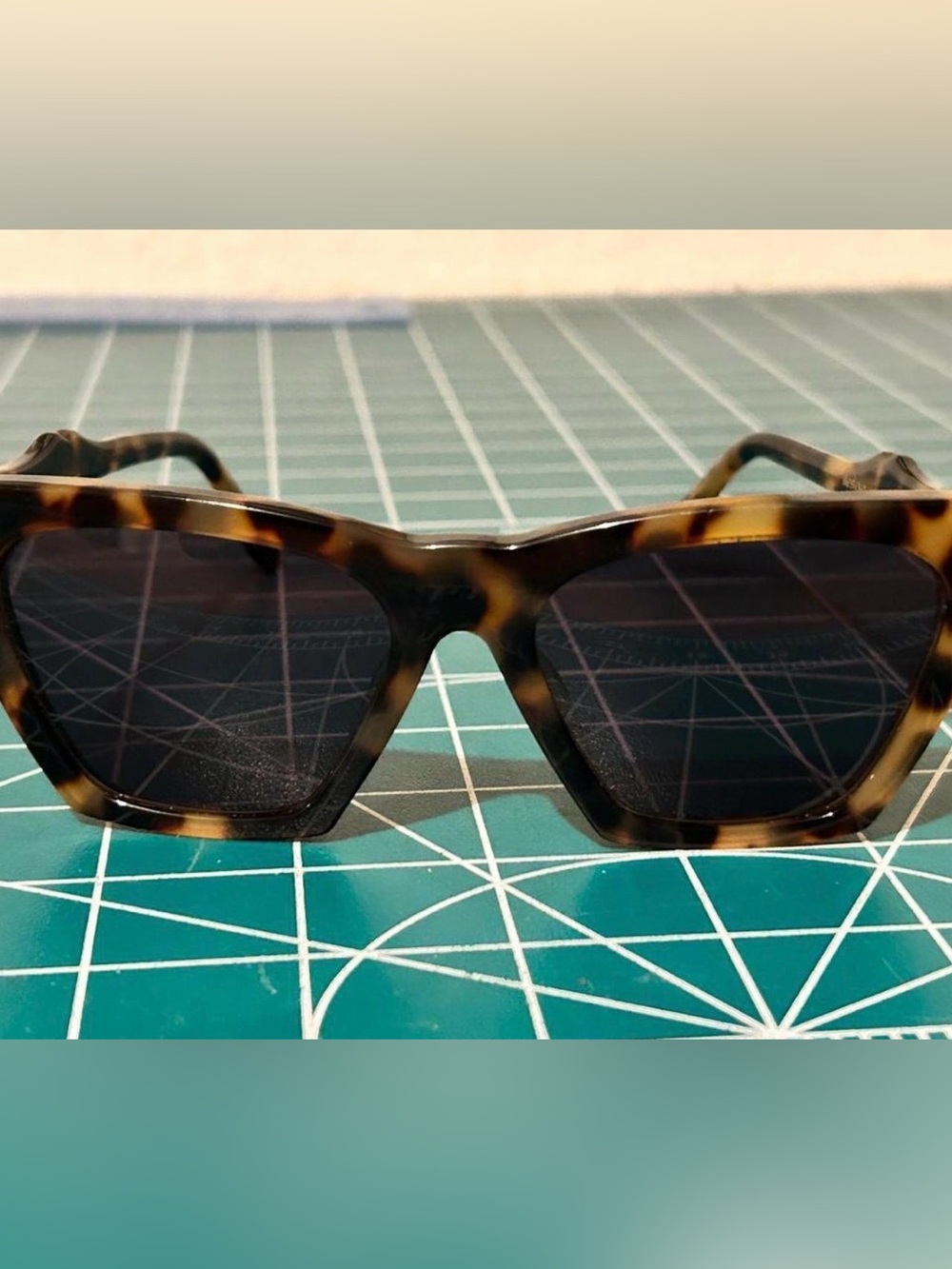 Illesteva Lisbon C11 Tortoiseshell sunglasses
